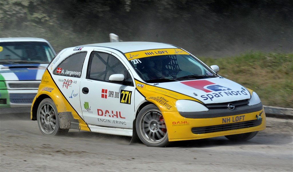 Allan Jørgensen har fundet konkurrencefarten med sin Opel Corsa i SUPER 1600
(Foto: Åge Keseler Kirketerp)